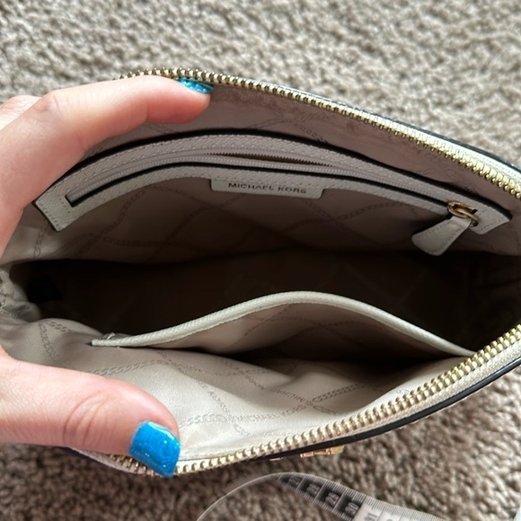 Michael Kors ivory/gold Crossbody bag - Picture 8 of 16